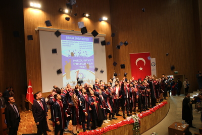 Kampüste Mezuniyet Şöleni