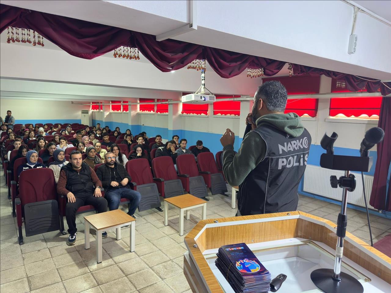 sirnak-universitesi-silopi-myo-da-uyusturucuyla-mucadele-konferansi-duzenlendi